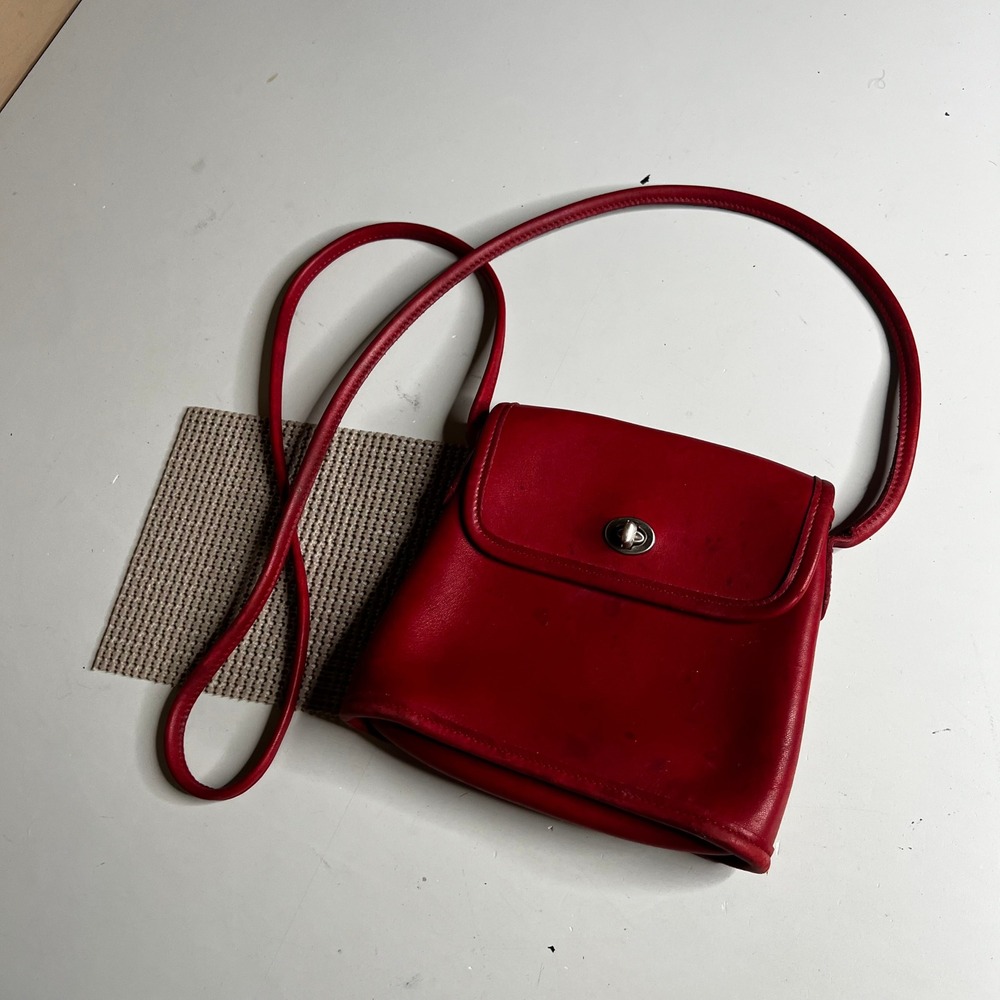 Vintage Coach Red Leather Crossbody Turnlock Bag 9049 Costa Rica Handcrafted